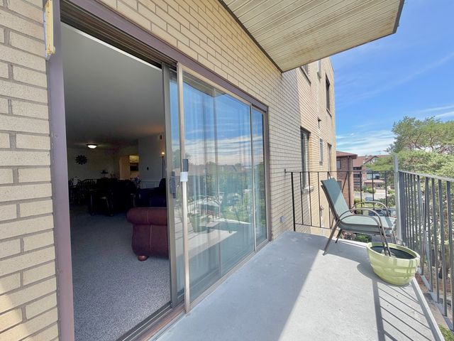 5840 W 104th Street 314, Oak Lawn, IL 60453