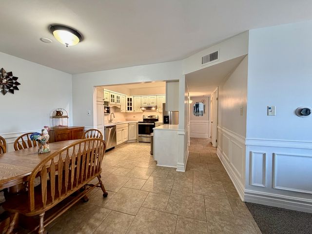 5840 W 104th Street 314, Oak Lawn, IL 60453