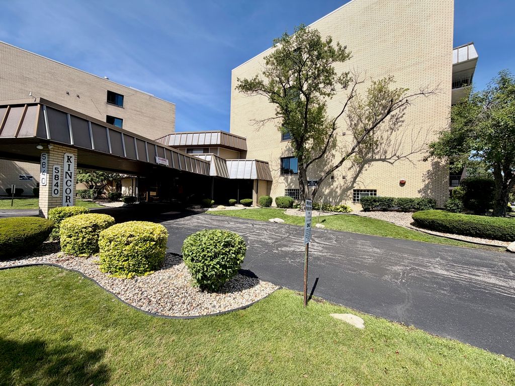5840 W 104th Street 314, Oak Lawn, IL 60453