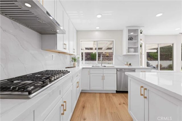 5776 Parkcrest Dr, La Verne, CA 91750