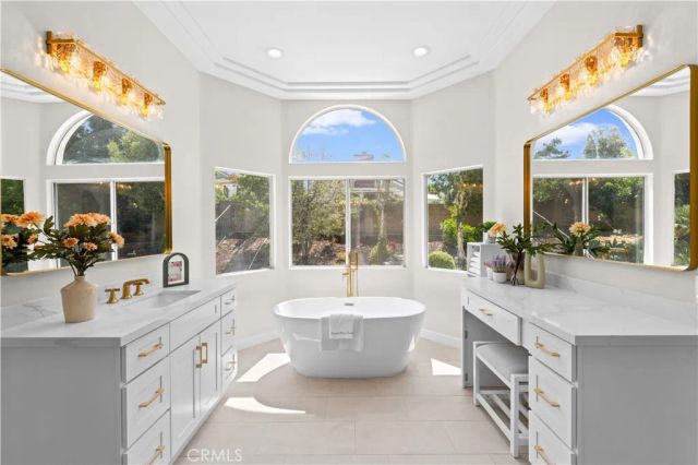 5776 Parkcrest Dr, La Verne, CA 91750
