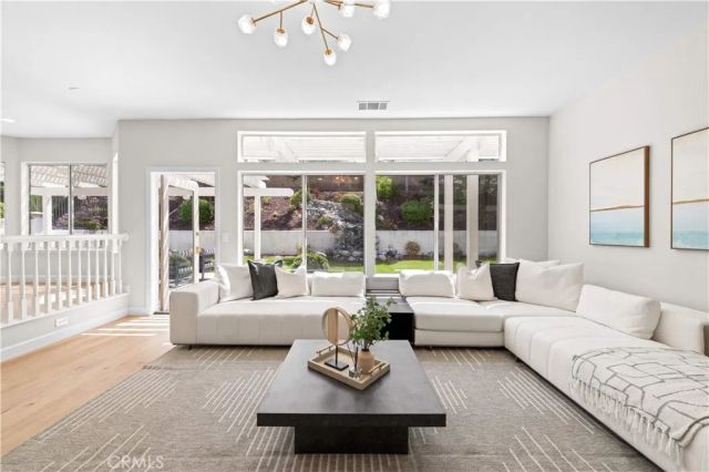 5776 Parkcrest Dr, La Verne, CA 91750