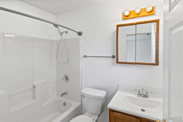 935 Natasha Circle, O'fallon, IL 62269