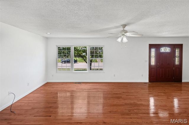 935 Natasha Circle, O'fallon, IL 62269