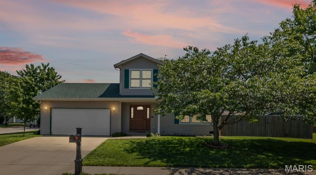 935 Natasha Circle, O'fallon, IL 62269