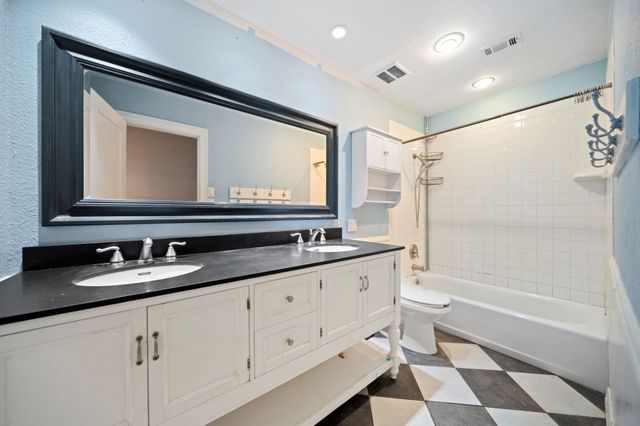 15606 Kingscrest Circle, Dallas, TX 75248