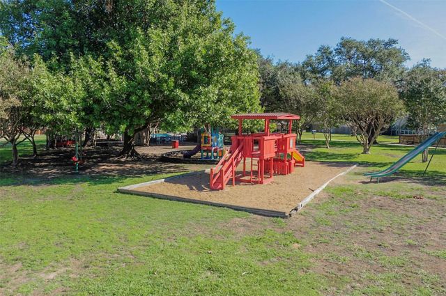 15606 Kingscrest Circle, Dallas, TX 75248