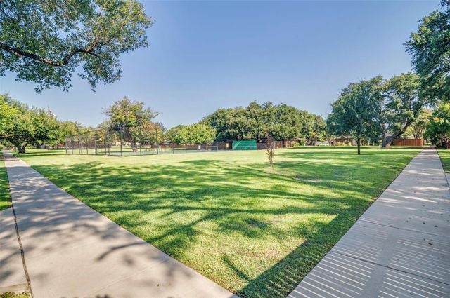 15606 Kingscrest Circle, Dallas, TX 75248