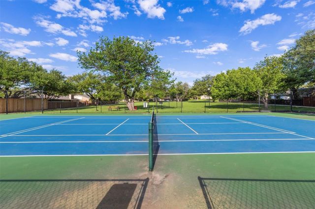 15606 Kingscrest Circle, Dallas, TX 75248