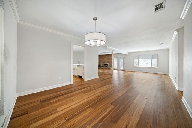 15606 Kingscrest Circle, Dallas, TX 75248