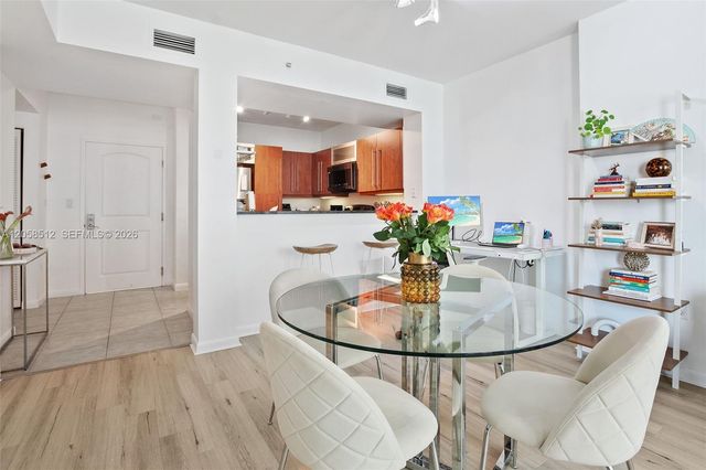 7350 SW 89th Street 704S, Miami, FL 33156