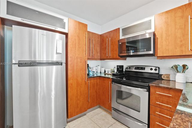 7350 SW 89th Street 704S, Miami, FL 33156