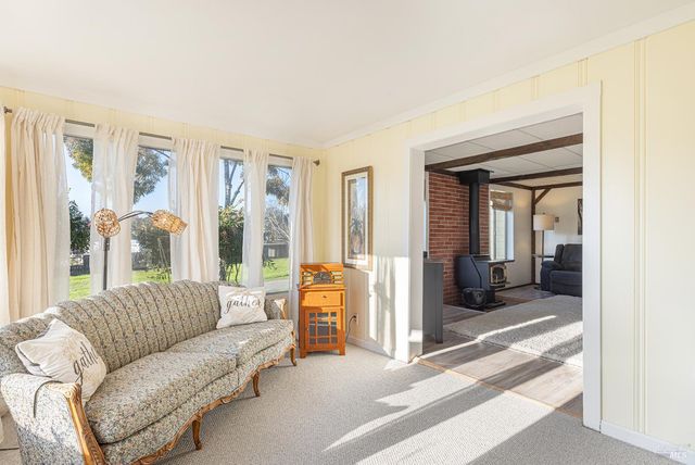 710 Old Adobe Rd, Petaluma, CA 94954