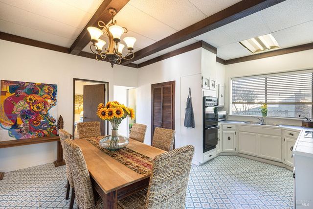 710 Old Adobe Rd, Petaluma, CA 94954