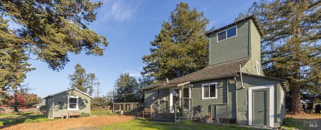 710 Old Adobe Rd, Petaluma, CA 94954