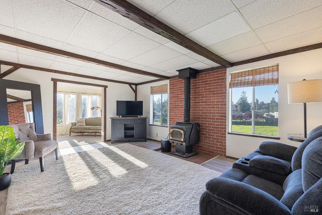 710 Old Adobe Rd, Petaluma, CA 94954