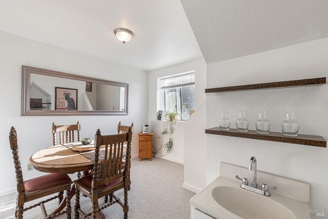 710 Old Adobe Rd, Petaluma, CA 94954