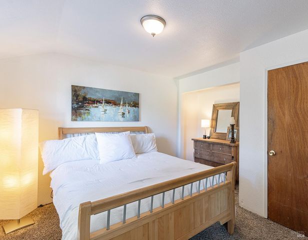 710 Old Adobe Rd, Petaluma, CA 94954