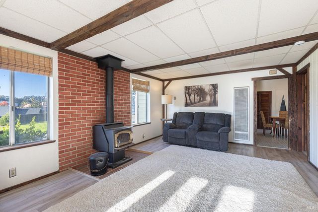 710 Old Adobe Rd, Petaluma, CA 94954