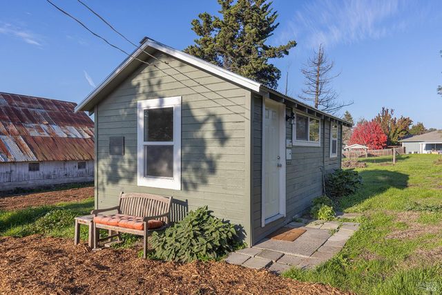 710 Old Adobe Rd, Petaluma, CA 94954