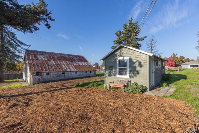 710 Old Adobe Rd, Petaluma, CA 94954