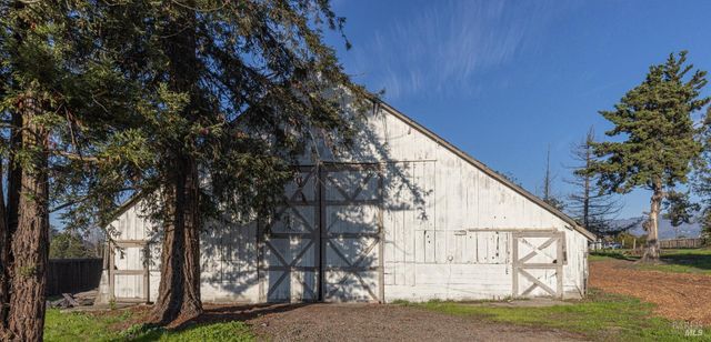 710 Old Adobe Rd, Petaluma, CA 94954