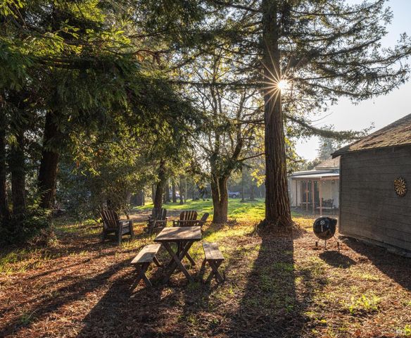 710 Old Adobe Rd, Petaluma, CA 94954