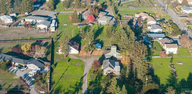 710 Old Adobe Rd, Petaluma, CA 94954