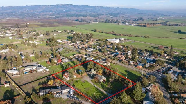 710 Old Adobe Rd, Petaluma, CA 94954