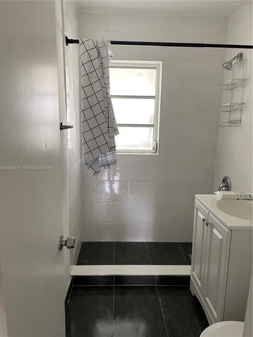 5800 SW 61st St, Miami, FL 33143