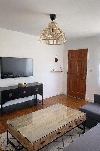 5800 SW 61st St, Miami, FL 33143