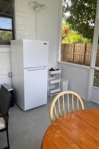 5800 SW 61st St, Miami, FL 33143