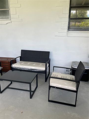 5800 SW 61st St, Miami, FL 33143