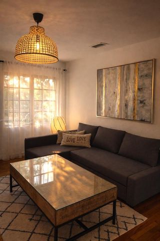 5800 SW 61st St, Miami, FL 33143