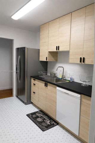 5800 SW 61st St, Miami, FL 33143