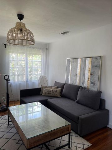 5800 SW 61st St, Miami, FL 33143