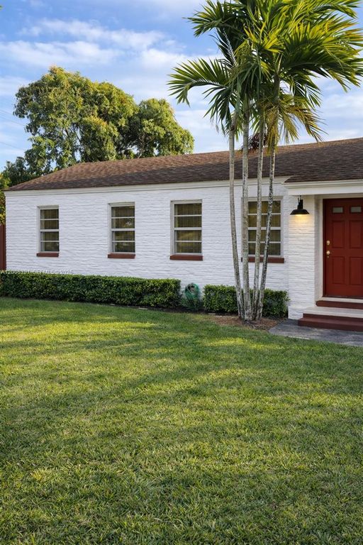 5800 SW 61st St, Miami, FL 33143