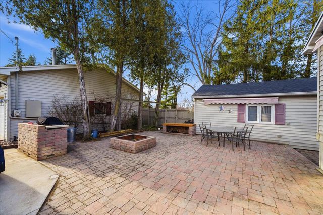 6083 Lake Church ROAD, Belgium, WI 53004