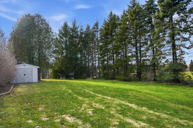 6083 Lake Church ROAD, Belgium, WI 53004