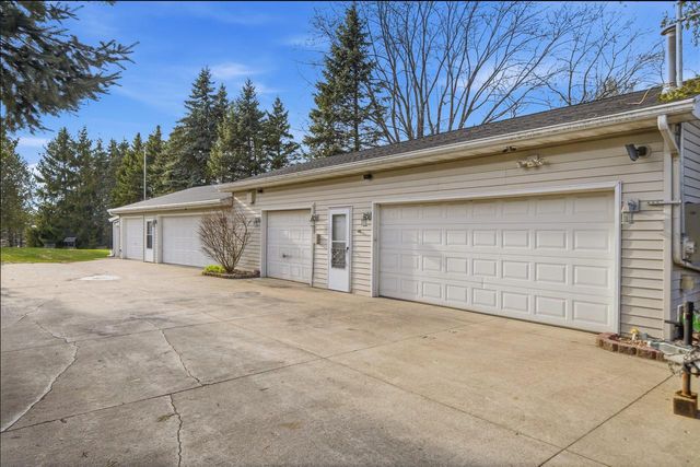 6083 Lake Church ROAD, Belgium, WI 53004