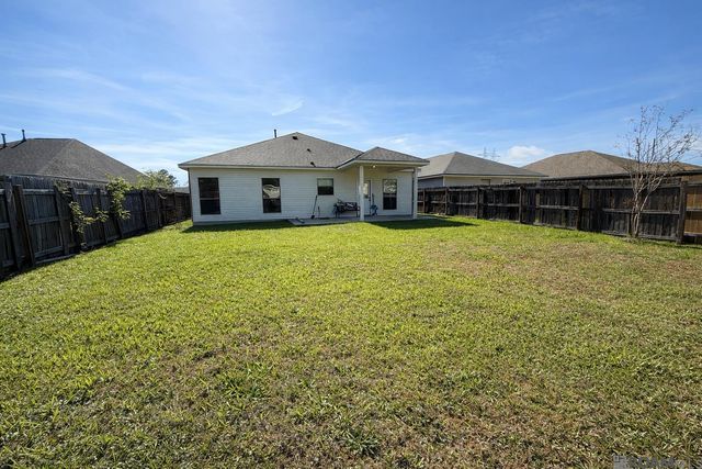 23592 Country Manor Ave, Denham Springs, LA 70726