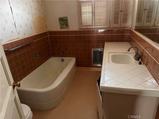 2415 Sierra, Upland, CA 91784