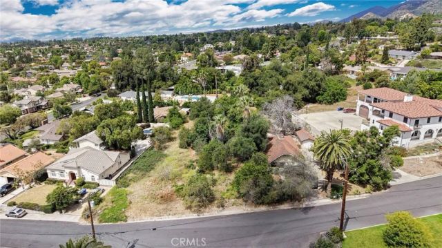 2415 Sierra, Upland, CA 91784