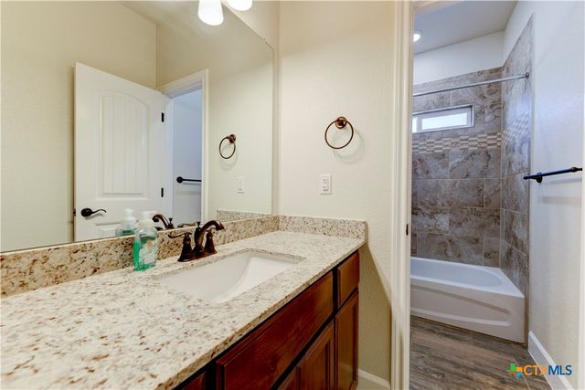 1040 Vista Drive, Salado, TX 76571