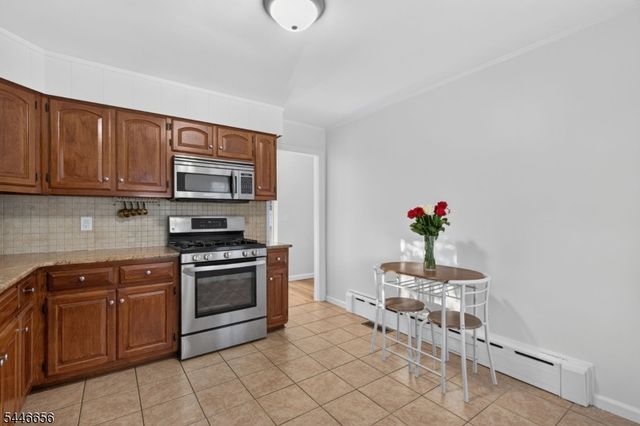 141 N 8Th Ave, Manville Boro, NJ 08835