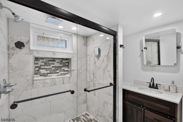 141 N 8Th Ave, Manville Boro, NJ 08835