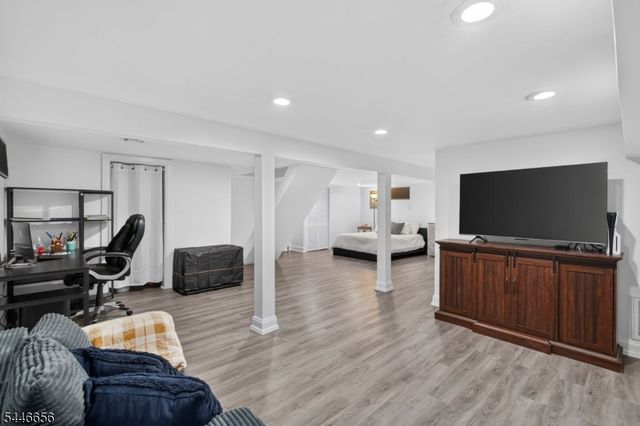 141 N 8Th Ave, Manville Boro, NJ 08835