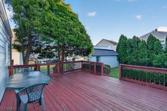 141 N 8Th Ave, Manville Boro, NJ 08835