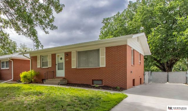 5453 Francis Street, Lincoln, NE 68504