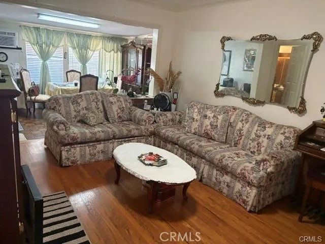 8156 Hazeltine, Panorama City, CA 91402